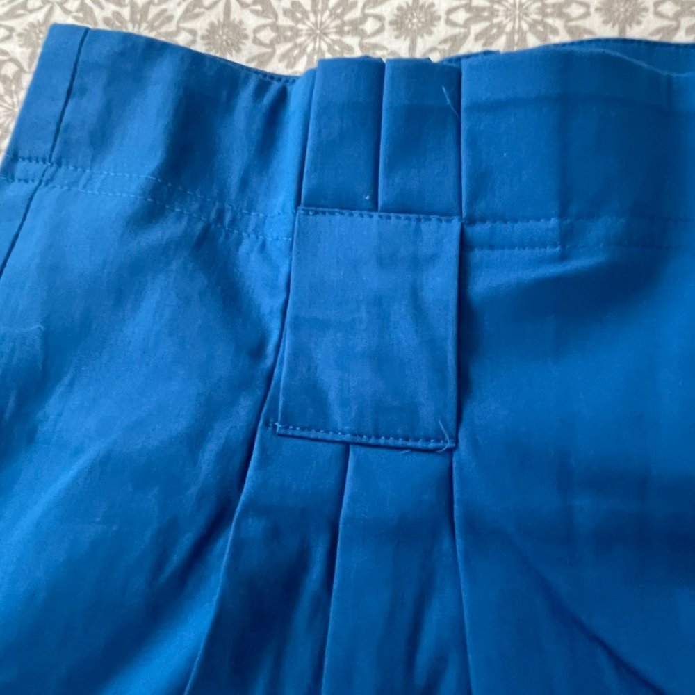 Shorts - Picture 5 of 9